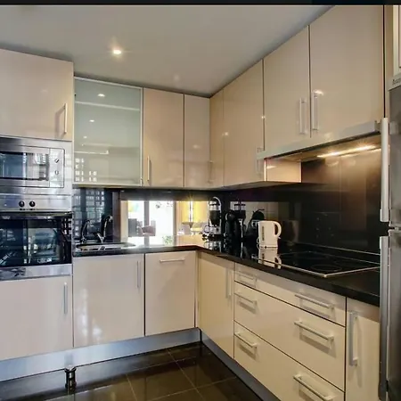 Waterfront Apartment Апартаменты