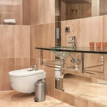 Waterfront Apartment Апартаменты *