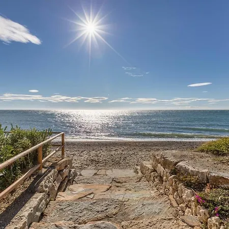 Waterfront Apartment Апартаменты *