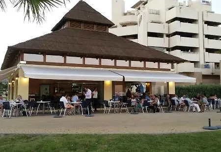 Waterfront Apartment Апартаменты