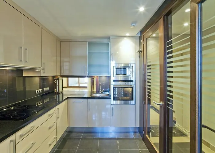 Waterfront Apartment Εστεπόνα