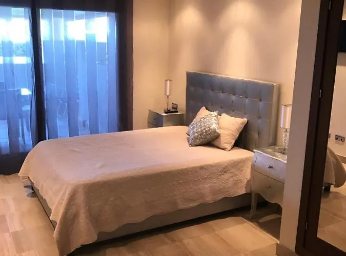 Waterfront Apartment * Εστεπόνα